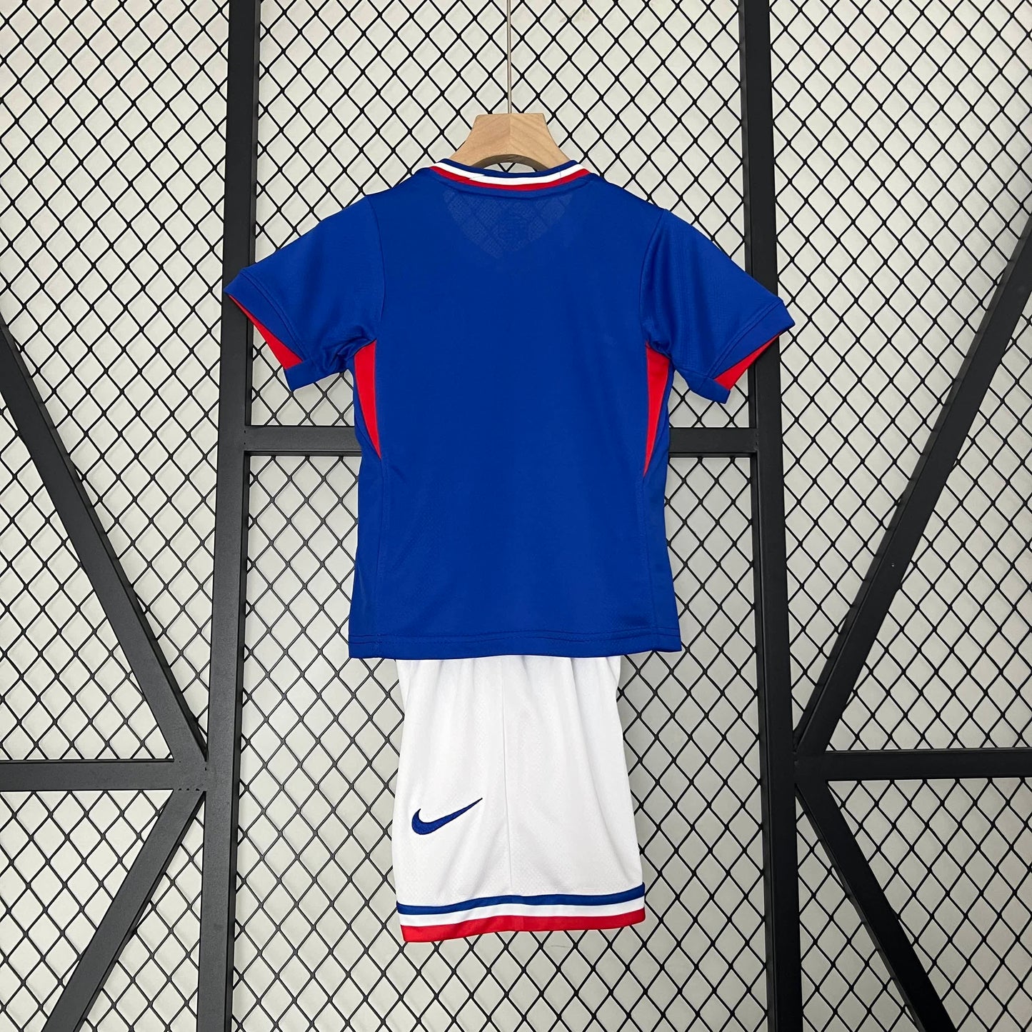Ensemble Maillot + Short domicile France - 2024